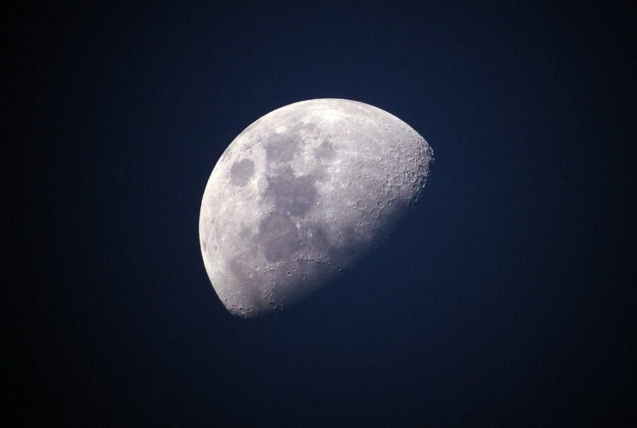 moonswatch analiza